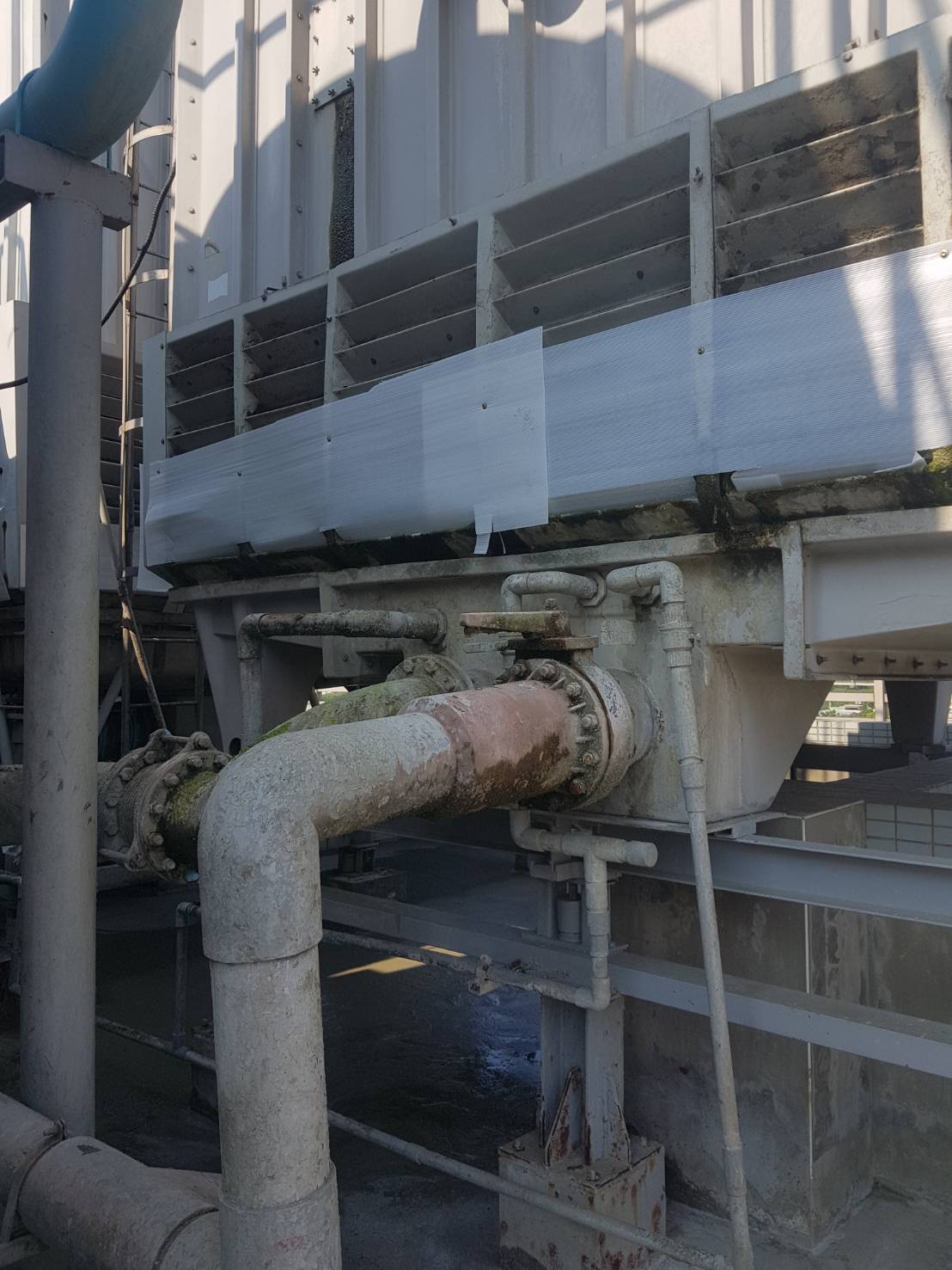 新竹屋頂防水-屋頂管線與天溝節點防水